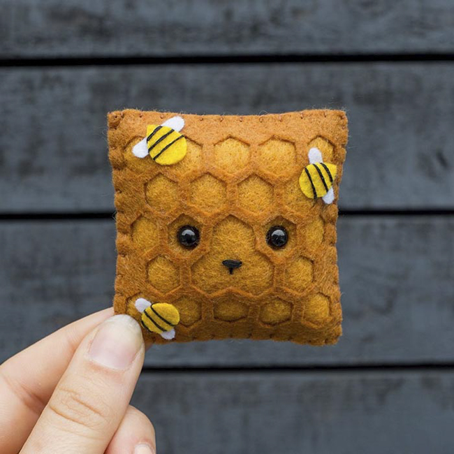 一百天一百張臉！藝術家挑戰建立可愛毛氈大軍