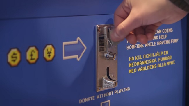 慈善捐款與遊戲機相碰的絕佳趣味，一手玩遊戲一手捐愛心