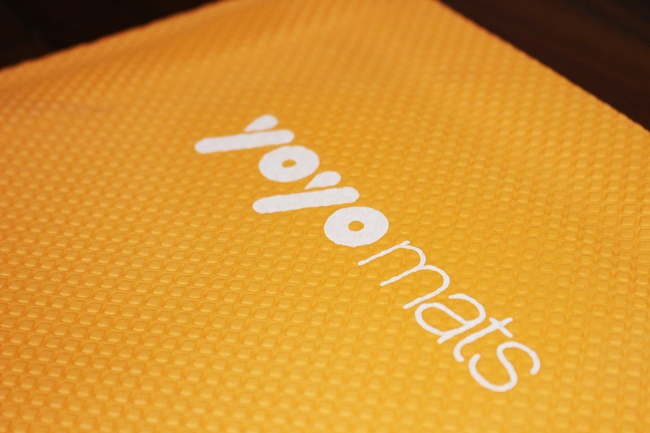 懶惰萬歲！會自己捲起收好的瑜珈墊 yoyo mats