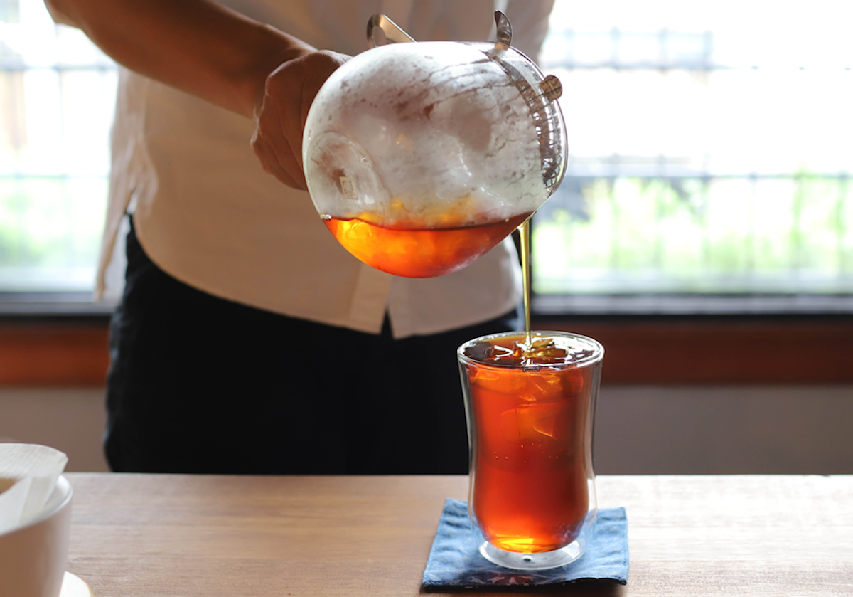 手沖咖啡也能手沖茶－跨界咖啡人王詩鈺示範JIA雙層陶瓷濾杯手沖秘訣！