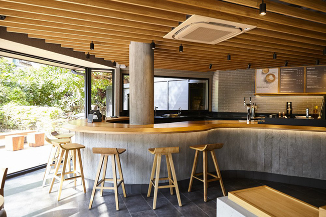 歐式花園+玻璃天井!星巴克天母天玉街打造全台最美露天座位門市