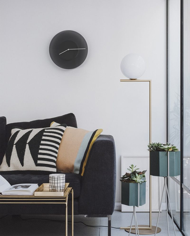 跟天色一樣越晚越黑！在黑與白之間流轉的 DUSK 變色時鐘