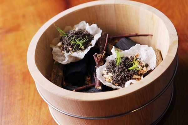 南台灣最難訂的餐廳！屏東霧台「AKAME」用創意原民料理呈現台灣森林的好滋味