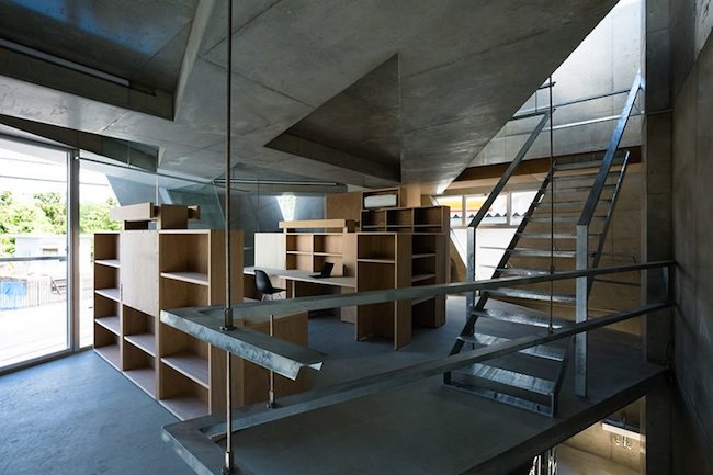 「挖掘」建築本身的樣貌，節省 60% 材料的幾何混凝土建築