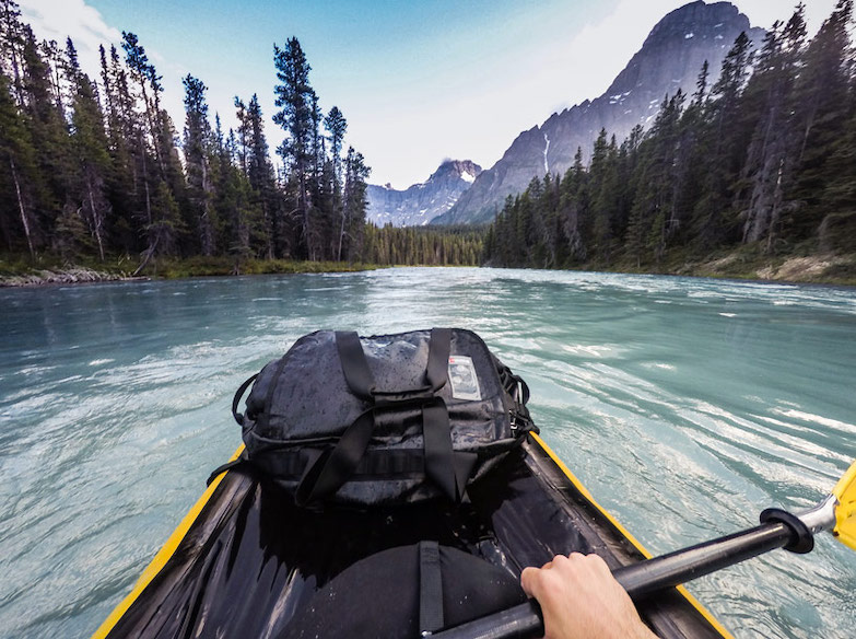 拔山涉水帶上「便攜式充氣船 ROGUE-LITE」 超輕重量沒負擔！