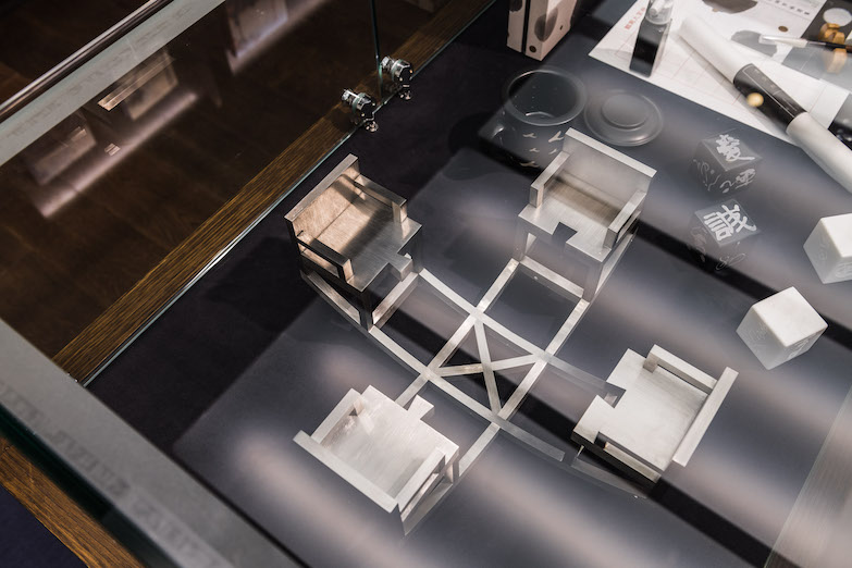 2019粉樂町無牆美術館開展！100色彩計劃、漂浮羽毛、金屬拉皮狗長凳等10組展品驚喜登場！