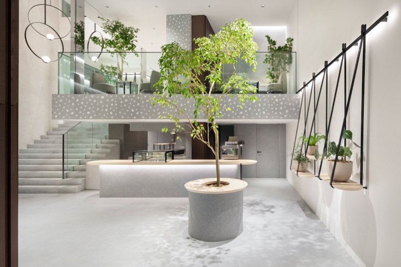 Nendo 出手的箱型堆疊特殊建築！咖啡廳、畫廊、酒吧盡收的代官山簡約商業空間