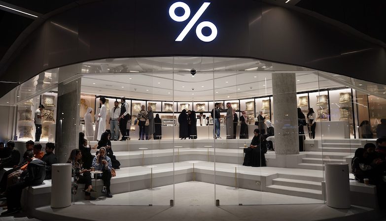 防止眼神交流的 % ARABICA 咖啡店?Nendo 於科威特創意打造符合風俗民情的咖啡空間