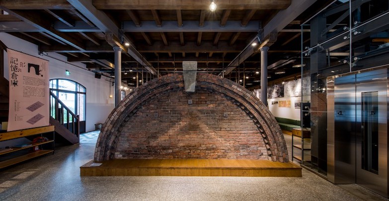 台北北門百年歷史洋式磚房「三井記憶倉庫」開放！結合小書城、展演空間與咖啡吧台，共同見證日治時期產業發展