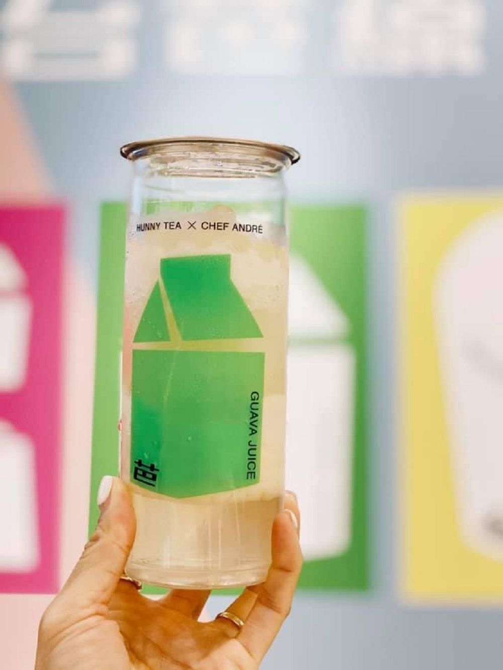名廚江振誠特製「台芭線」手搖杯！重組養樂多、芭樂及蘆筍汁的台味 DNA、螢光色易開罐包裝超吸睛