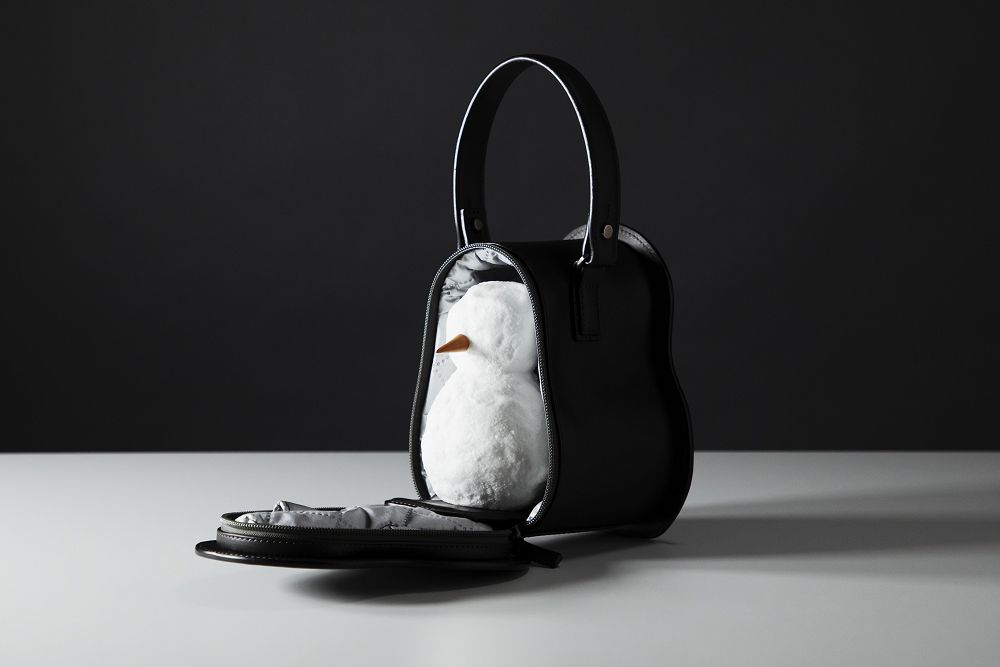 雪人專屬皮革袋！保冷塑形、鼻子專屬收納袋，土屋鞄職人大展玩心實現把雪人帶回家之夢