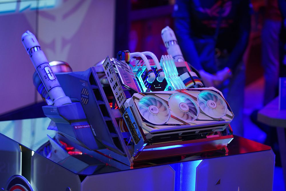 鋼彈迷注意！華碩聯名新品重磅上市 RTX 3080 鋼彈顯示卡全球首發！