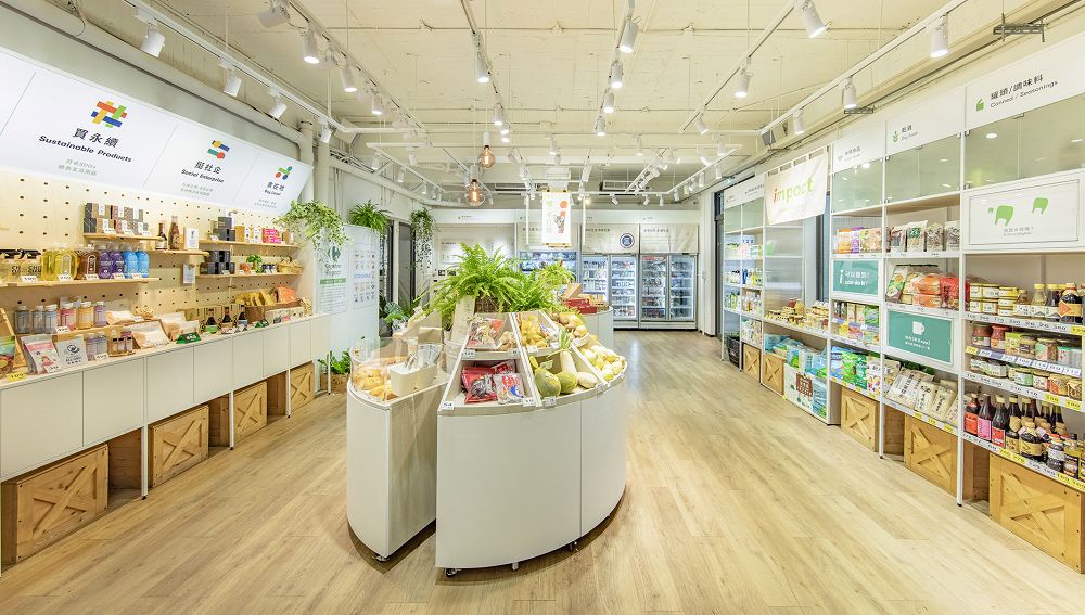 台灣設計力打造清爽賣場！3+2 design 以透明靚白 X 木質綠意空間改造家樂福影響力概念店