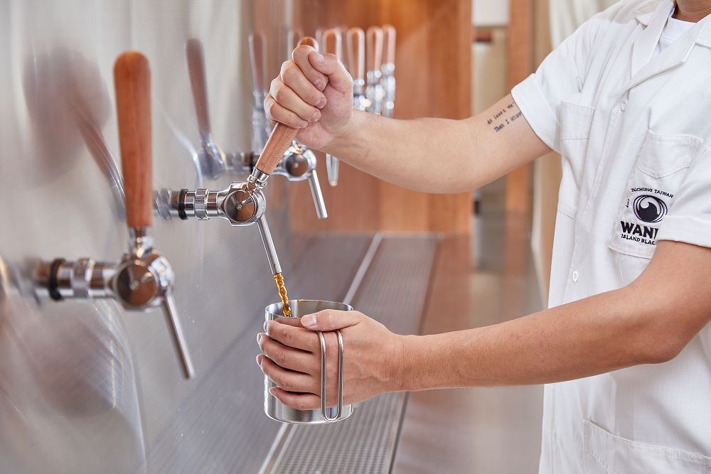 萬波「The Ship by Wanpo」台中豐原登場!如調酒吧的手搖飲全新概念店