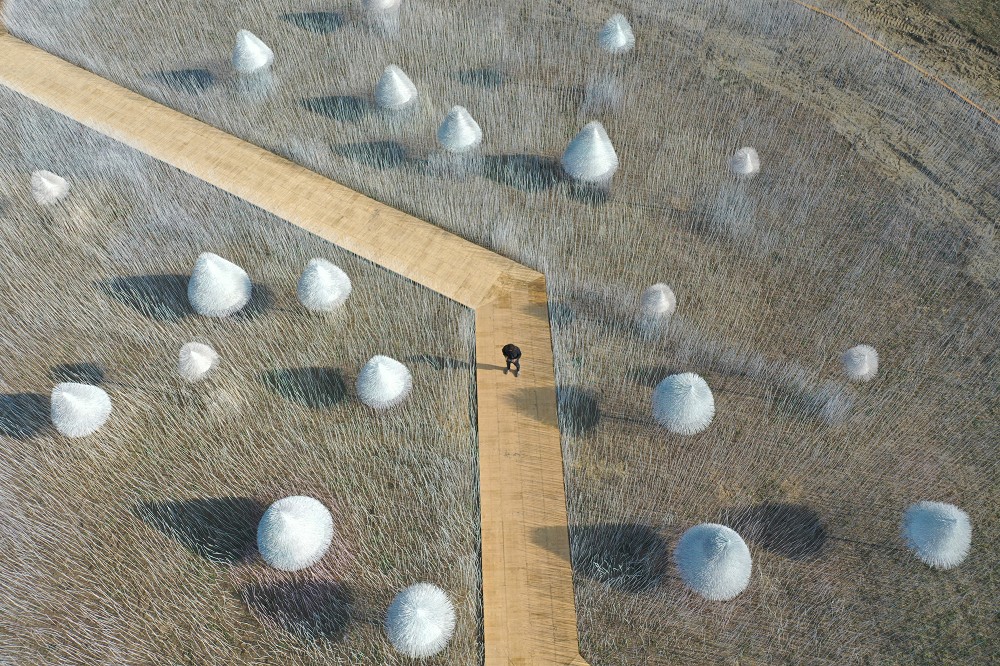 2024台灣燈會在台南「城里有光展區」!雪白鹽田竹籤地景、無限立方鏡面等15組創作