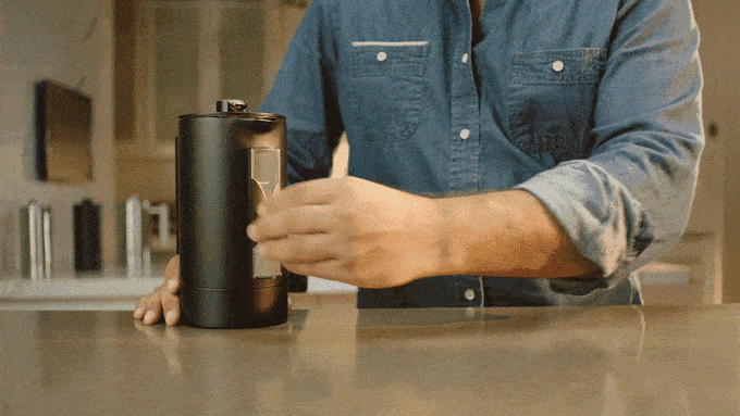 手沖咖啡不失敗！附有溫度計跟沙漏的 Rite Press 法式濾壓壺，咖啡渣還超好清理