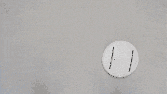 擔心飯店床太髒？先讓 Cleansebot 殺菌機器人爬一下