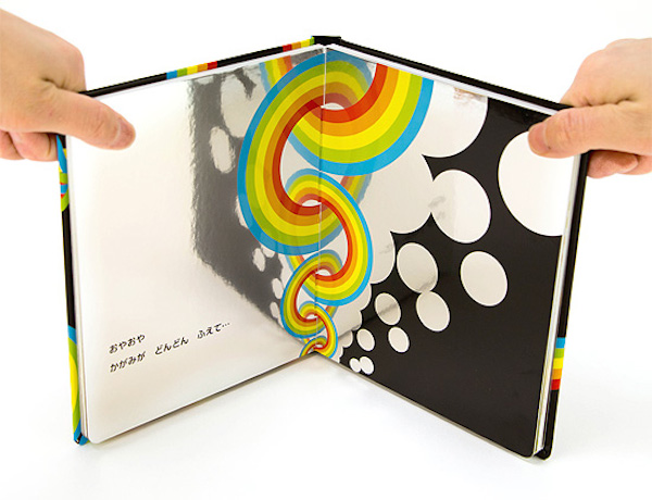 跳出紙張的彩虹──鏡面繪本《不可思議的彩虹》