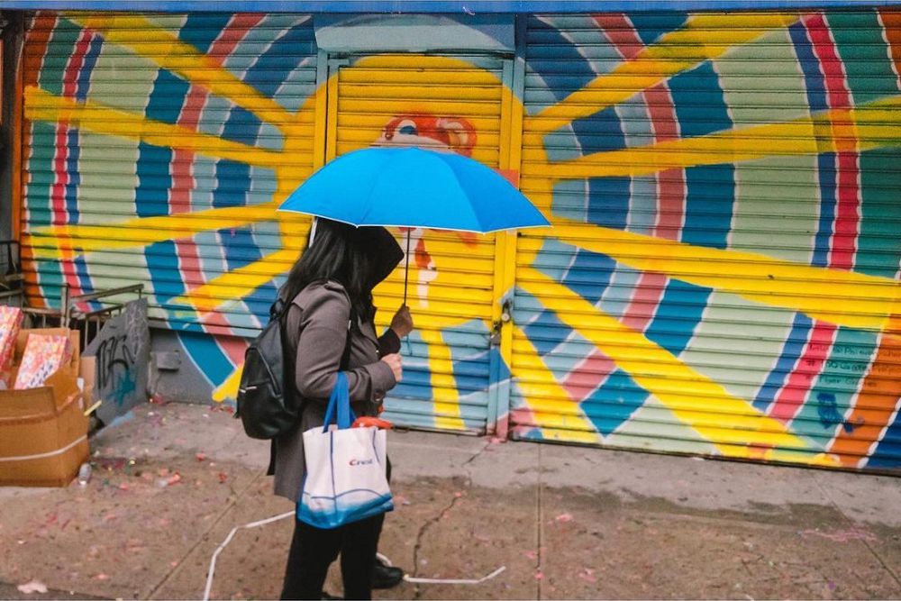 拍下絕佳錯位瞬間！紐約攝影師Jonathan Higbee捕捉城市日常趣味街拍