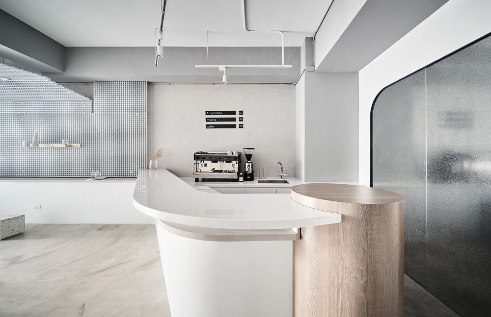 桃園「寬硯Kuanyan Gallery」特色咖啡廳！中原大學巷內藝術、咖啡香流轉的風格空間