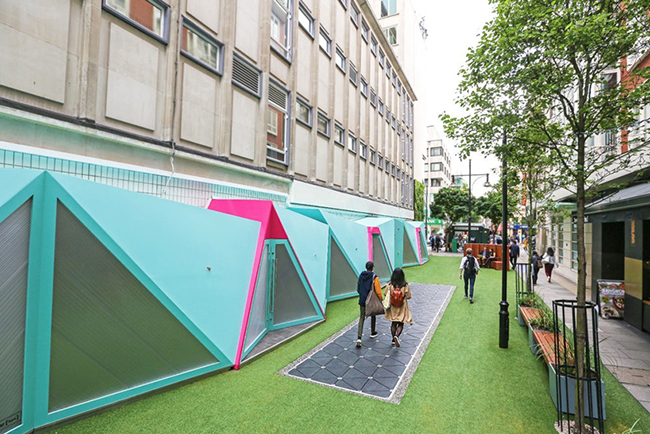 逛街環保未來式？倫敦人行道用足跡點亮路燈