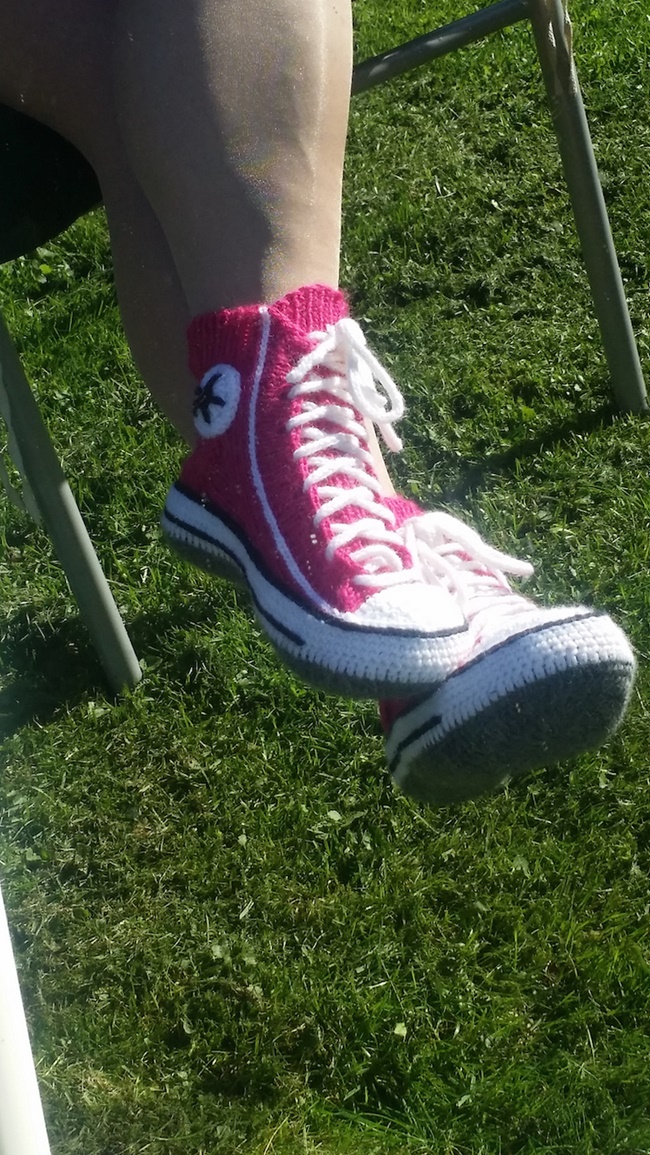 經典不敗的 Converse 針織拖鞋，給雙腳最舒適的溫柔