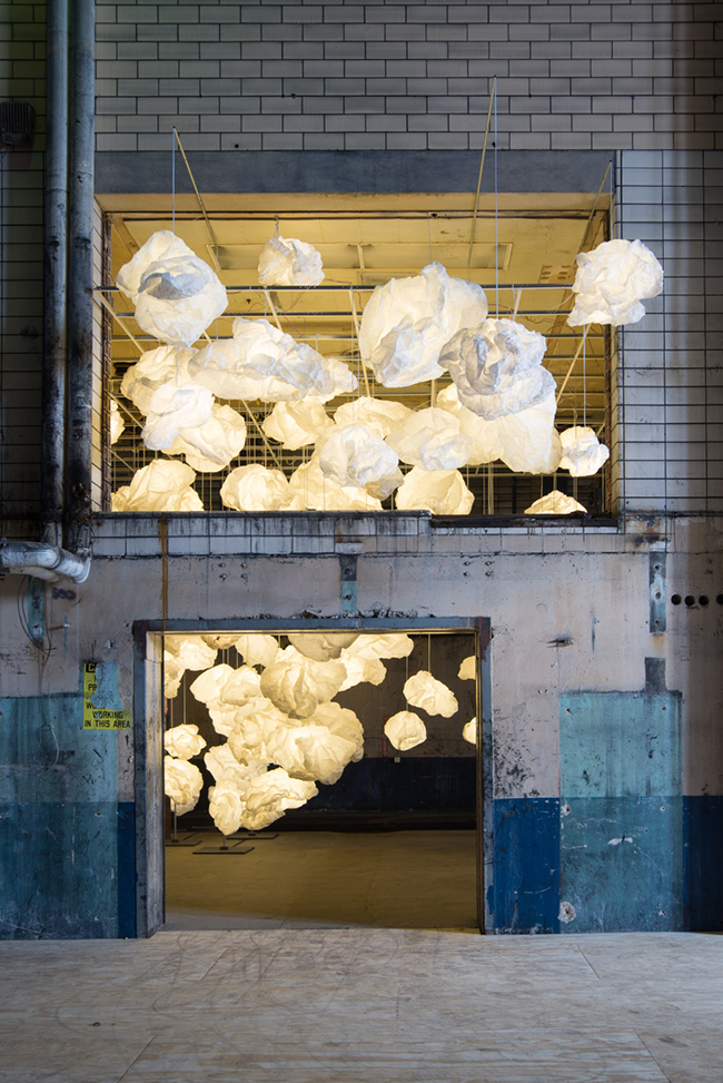 巨大衛生紙發光中？耗費 800 小時的造雲運動