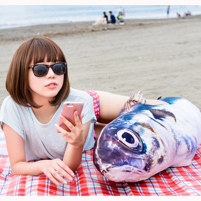 給你 180cm 身長的安全感，巨大鯖魚坐墊出沒！