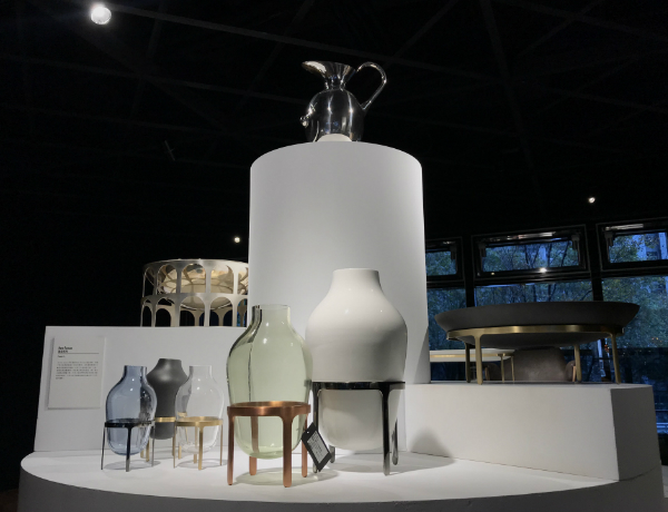 與名椅搞怪共舞！西班牙設計頑童亞米．海因 Jaime Hayón 的奇幻王國特展帶你重遊經典