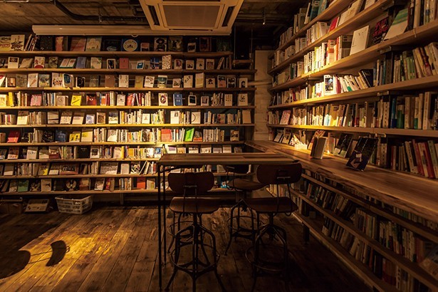 書與咖啡的完美組合！東京充滿特色的 BOOK Cafe 咖啡廳 5 選