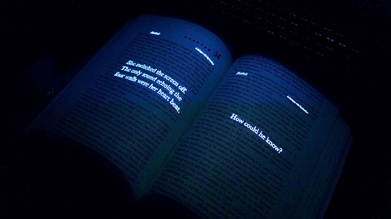 真正的「臉書」！翻閱書本中自己的專屬故事