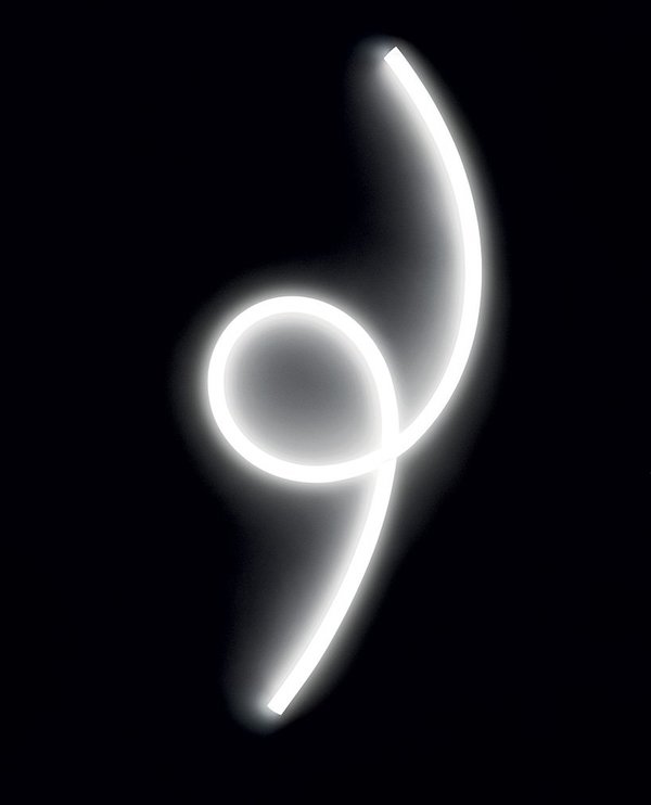 丹麥 BIG 創意打造神奇設計燈飾 La Linea！米蘭設計周發表裝置藝術般的優雅光曲線