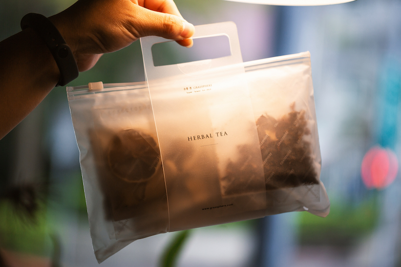 專訪 / 這就是星座「國師」手中的那杯茶！台灣花草茶品牌小草作創辦人 Shana 讓險路現生機