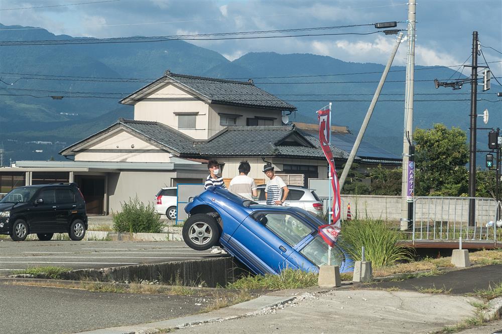 日本攝影師日下慶太眼中的幽默日常攝影！心中OS「那ㄟ安捏？」就是按下快門瞬間