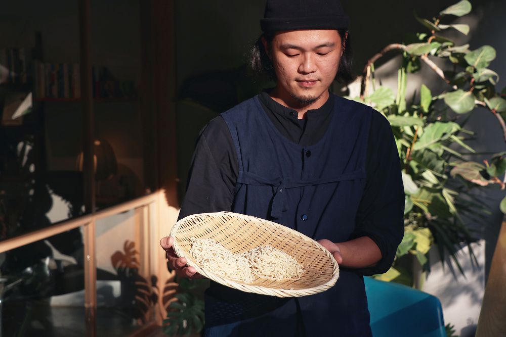 手工麵職人林擠米台灣味沾麵溫暖開動！快閃 Daily by Draft Land 白日小酒館，品嚐麵條的酸、甜、麻、辣、鹹五味