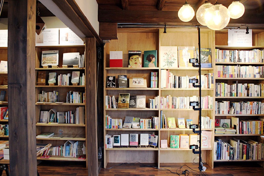 日本奈良無人書店「風船葛」！集結選書、24小時放送、餐飲的新型態獨立書店