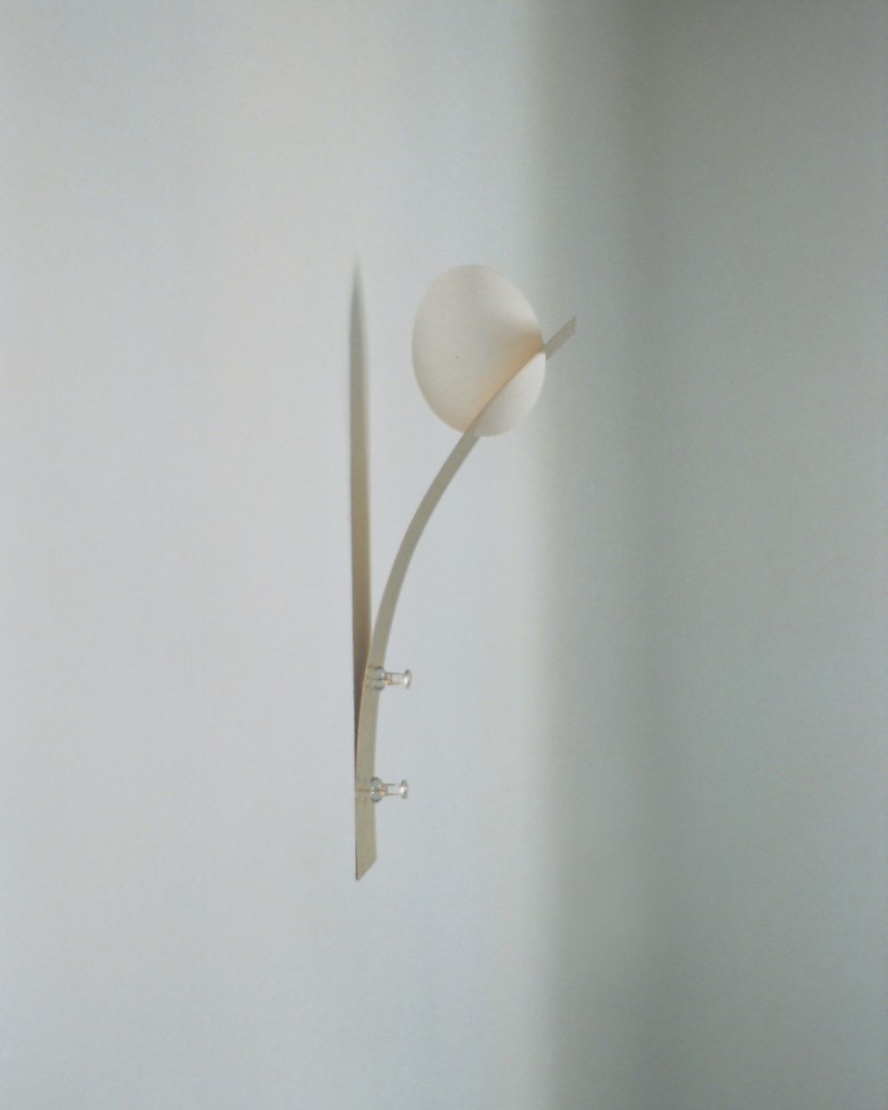 台北鬧空間《蛋架發表免責聲明2.0》趣味展覽！工業設計師陳亮融挑戰微妙的危險張力