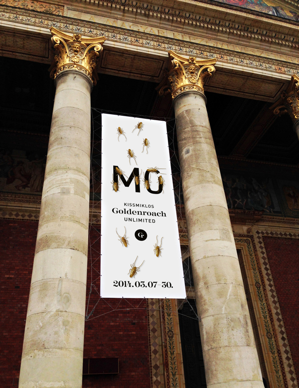 拿起拖鞋前先看仔細！鍍金的蟑螂雕塑（慎入：內有大量蟑螂）