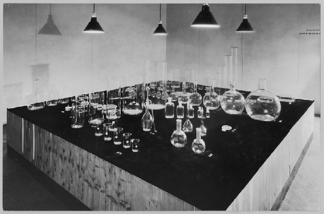 一次看盡 87 年的場佈美學，MoMA 展覽攝影史免費上線囉！