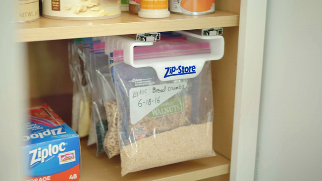 Zip n Store 夾鏈袋吊掛冰箱櫥櫃收納器 讓夾鏈袋排排站好