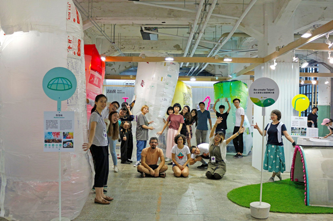 國際設計大展體驗手作樂趣，用二手塑膠袋創造異想空間