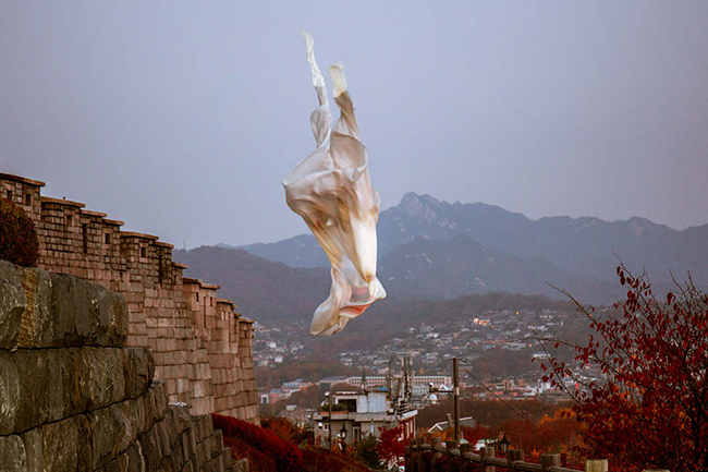 你還記得他嗎？飄蕩於空中的陌生面孔