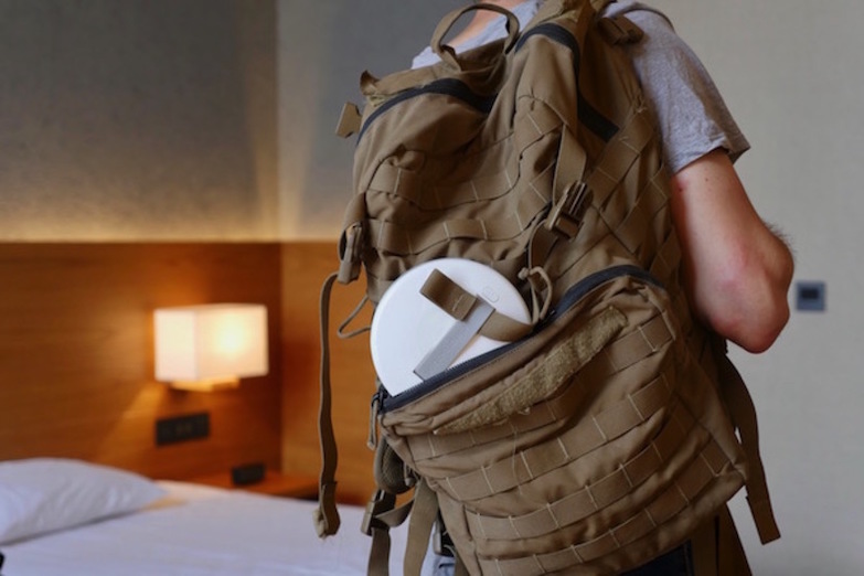 擔心飯店床太髒？先讓 Cleansebot 殺菌機器人爬一下