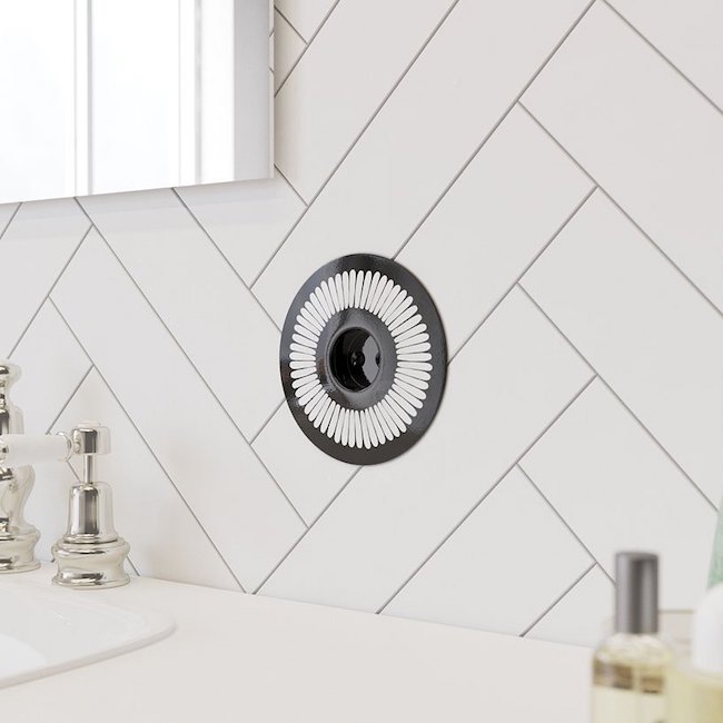 拍照再也不用避插座?結合瓷器讓插座變絕佳飾品