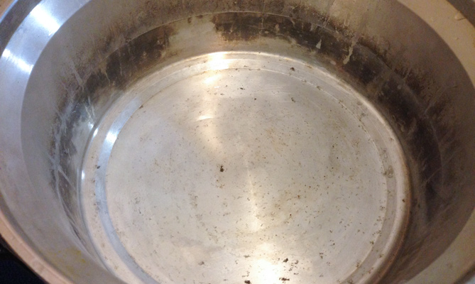 【長知識】別再用力刷鍋子了,省力清潔必備「檸檬酸」