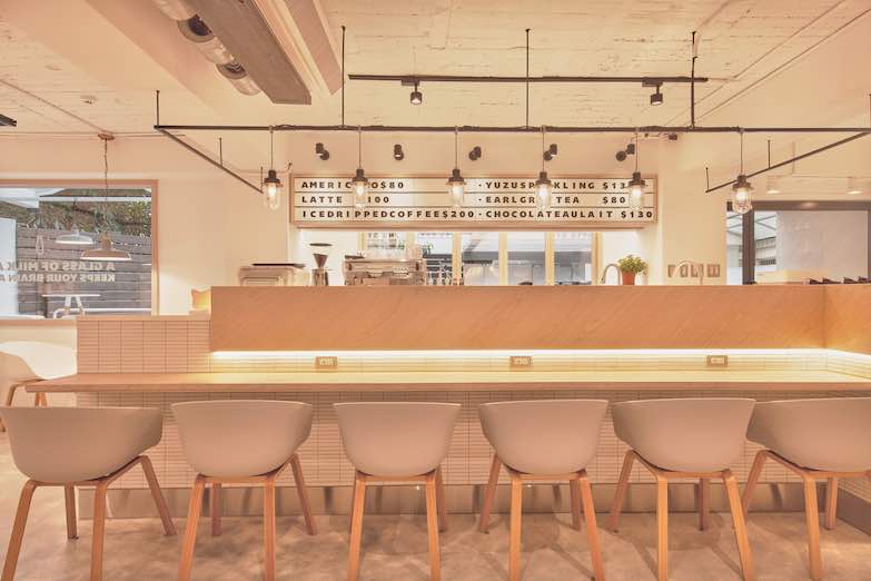 以牛奶為主題的木質調複合式空間！知識型咖啡館Milk Bar by BKA現身台北街頭