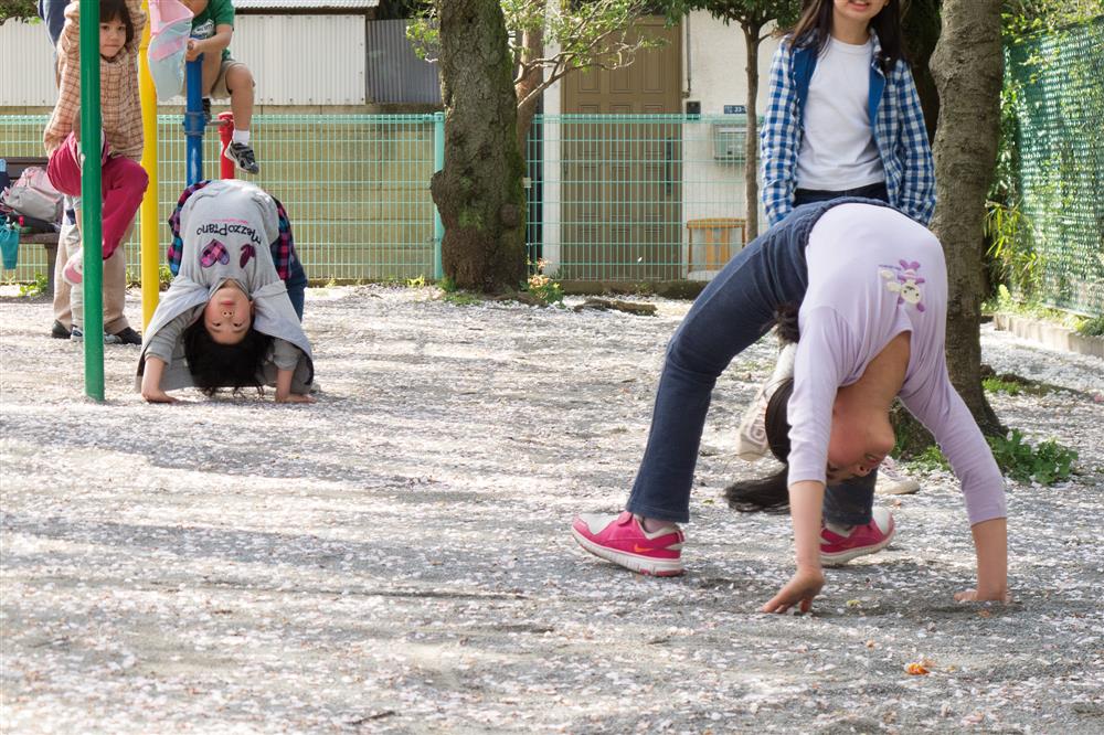 日本攝影師日下慶太眼中的幽默日常攝影！心中OS「那ㄟ安捏？」就是按下快門瞬間