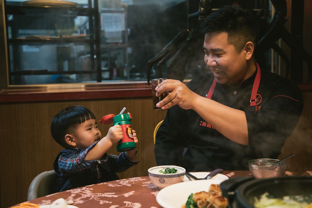 阿霞飯店手路菜、國宴年菜首度開課教學！全台巡迴廚藝教室傳授紅蟳米糕、桂圓銀耳甜湯食譜