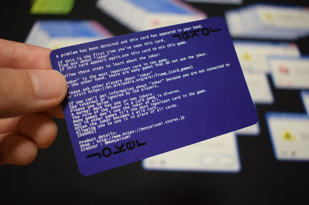 微軟當機資料夾、一氧化二氫水壺!日本發明家MONYA 「以崩潰世人為己任」有梗設計雜貨