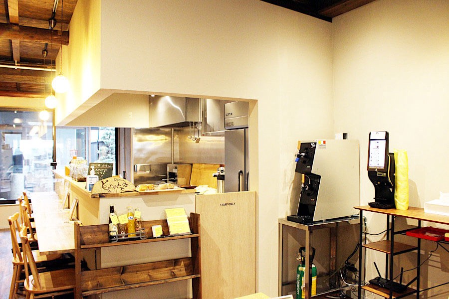 日本奈良無人書店「風船葛」！集結選書、24小時放送、餐飲的新型態獨立書店